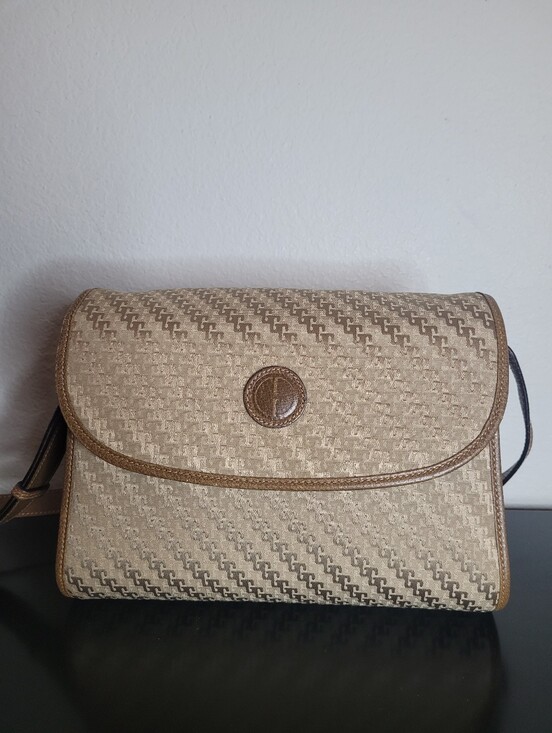 Gucci Handbags - Vintage Gucci Monogram Shoulder Crossbody Bag